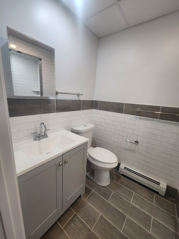 Building Photo - 151 S Main St