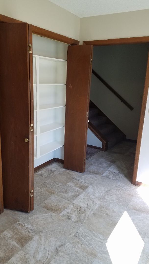 Building Photo - 8510 W Maple St