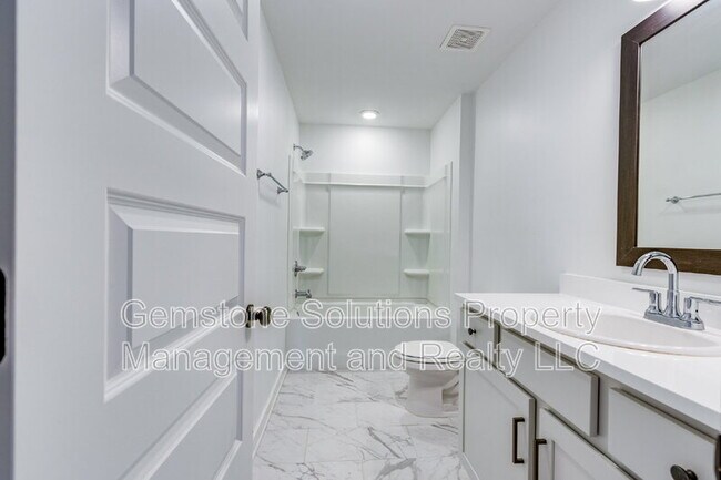 Building Photo - 7284 Ludlow Dr