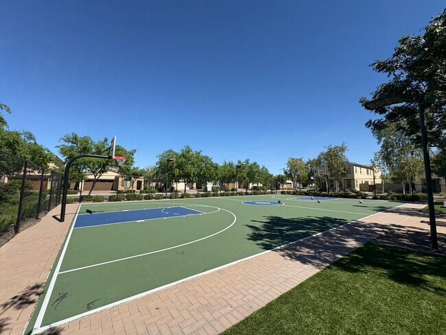 Building Photo - 1928 W Chisum Trl