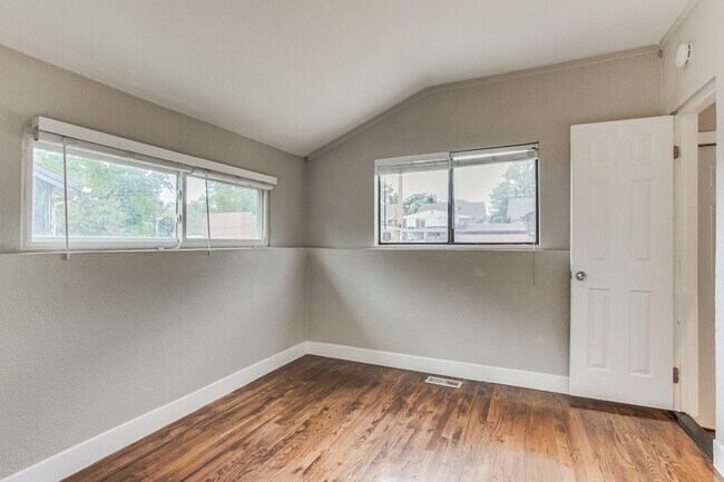Building Photo - 4435 Clay St