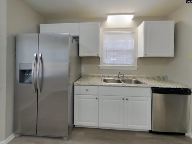 Building Photo - 120 Kenton Dr
