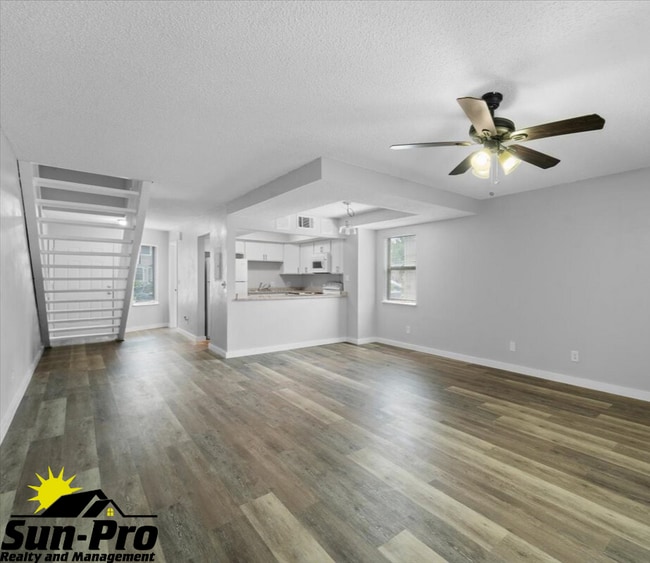 Building Photo - 3960 Oak Trail Run