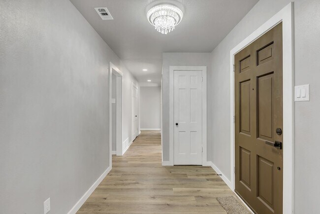 Building Photo - 1426 Cumberland Rd