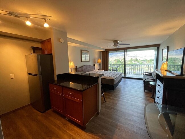 Building Photo - Lahaina Shores Furnished Studio Units Available Now!