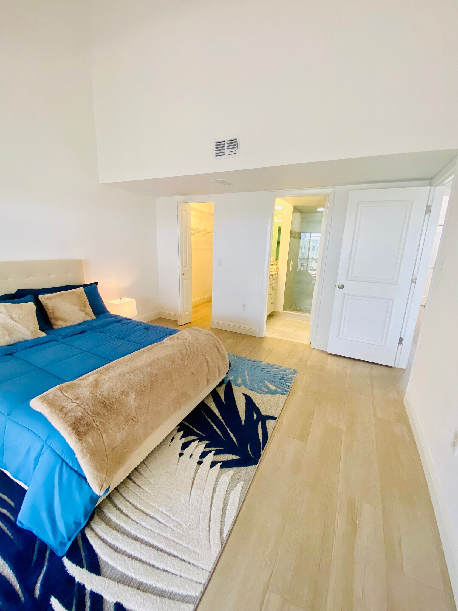 Building Photo - 833 Meadowland Dr