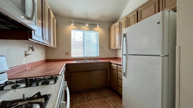 Building Photo - Desirable Pine Creek Condo Near Cal Poly  ...