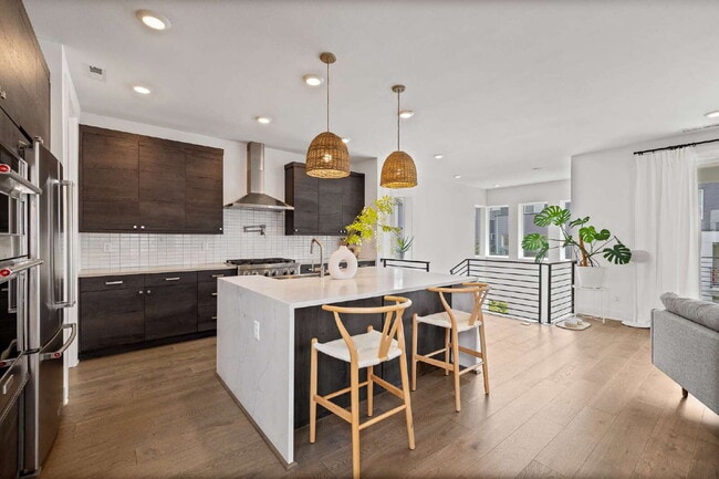 Building Photo - Modern Luxury Living in the Heart of Kirkland- Available for RENT August 15th