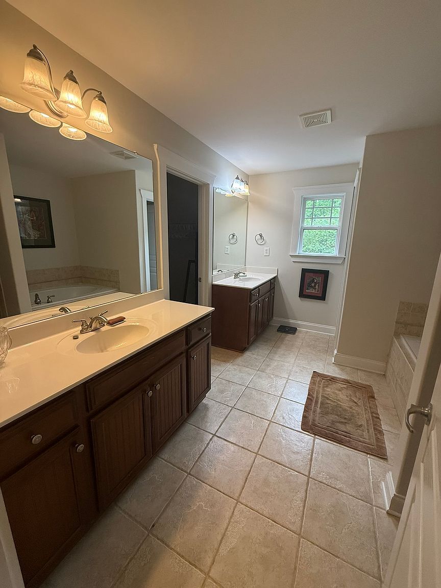Building Photo - 2972 Boulder Walk Ct SE
