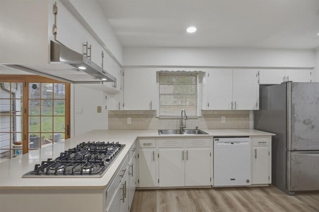 Building Photo - 1705 Elmhurst Dr