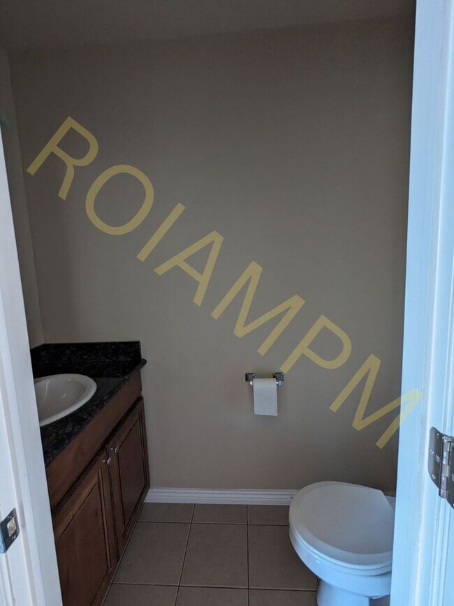 Building Photo - 3-Bedroom Townhome Near ISU with Attached Garage