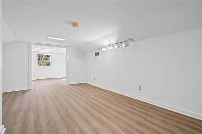 Building Photo - 3521 W Stillwood Ln