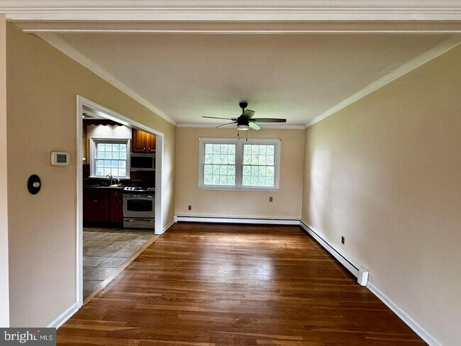 Building Photo - 119 Forsythia Dr