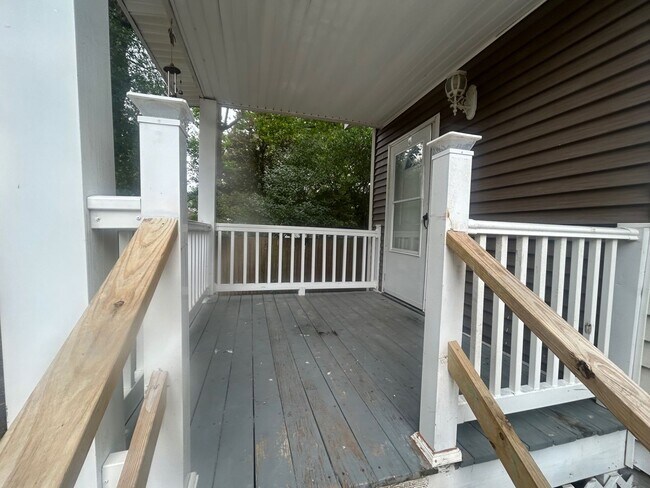 Building Photo - Historic Cayce/West Columbia Affordable  Duplex