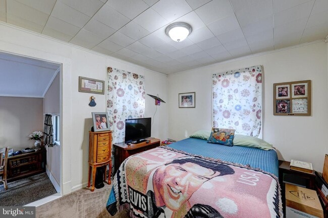 Building Photo - 220 Hazel Ave