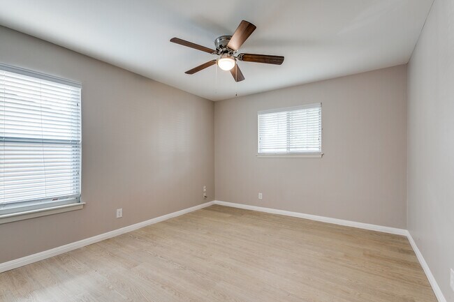 Building Photo - 5019 Northfield Dr