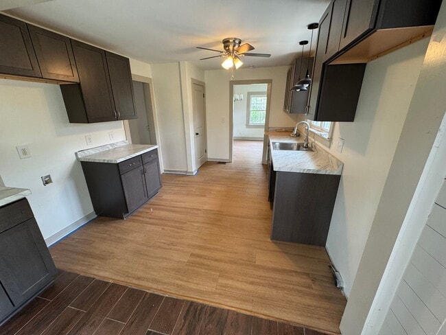 Building Photo - Newly Remodeled 3Bd/2Ba House
