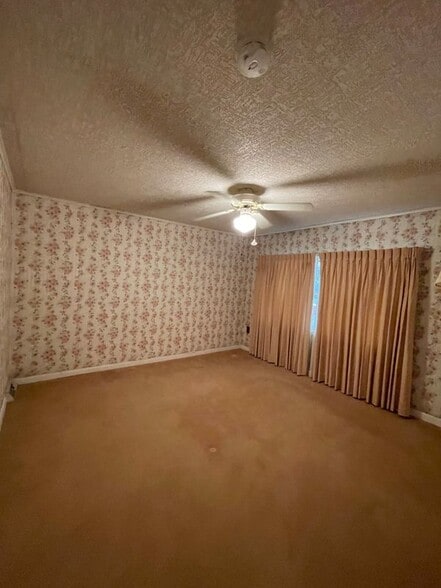 Building Photo - 435 Sycamore Rd