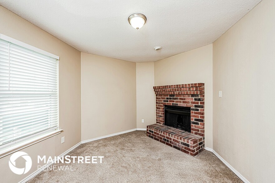 Building Photo - 1401 Del Rio Dr