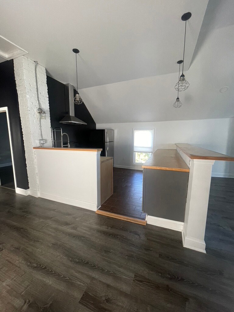 Kitchen - 1354 W 65th St