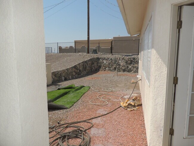 Building Photo - Long Term Rental