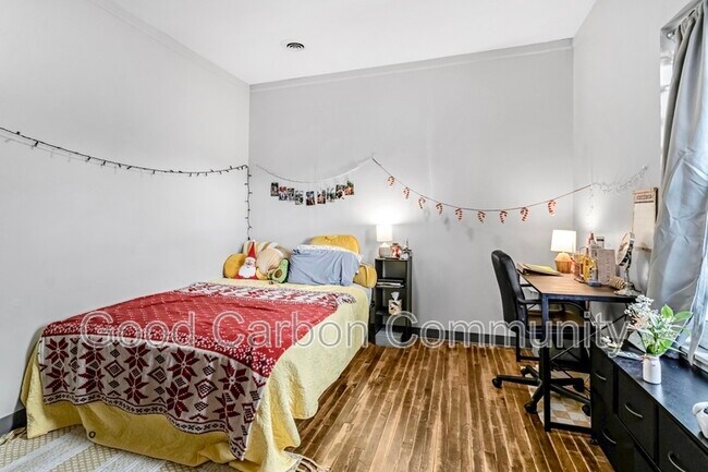 Building Photo - 30 Water St