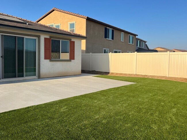 Building Photo - 12783 Mendocino Ridge Dr
