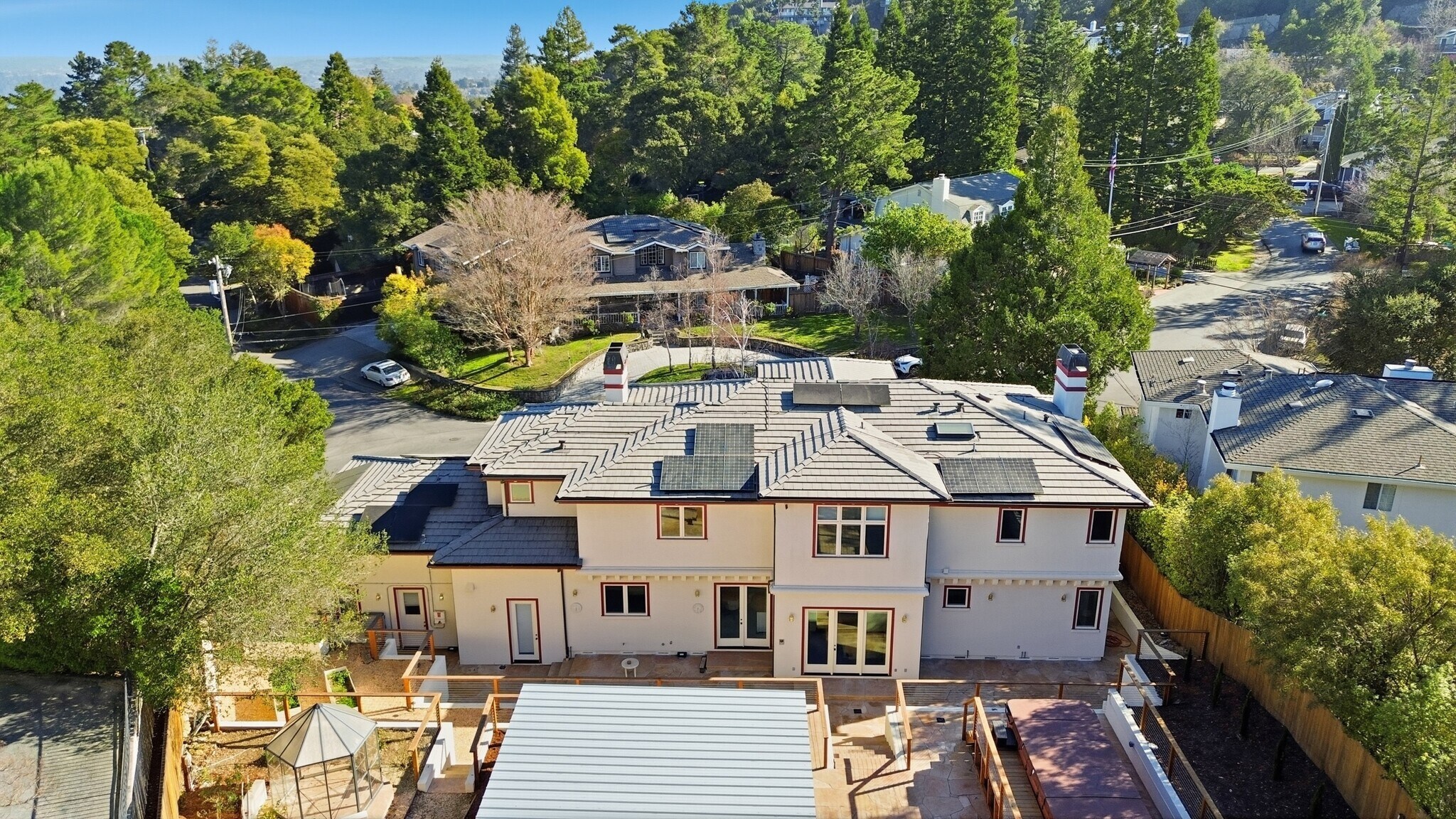 Building Photo - 544 Sunset Way