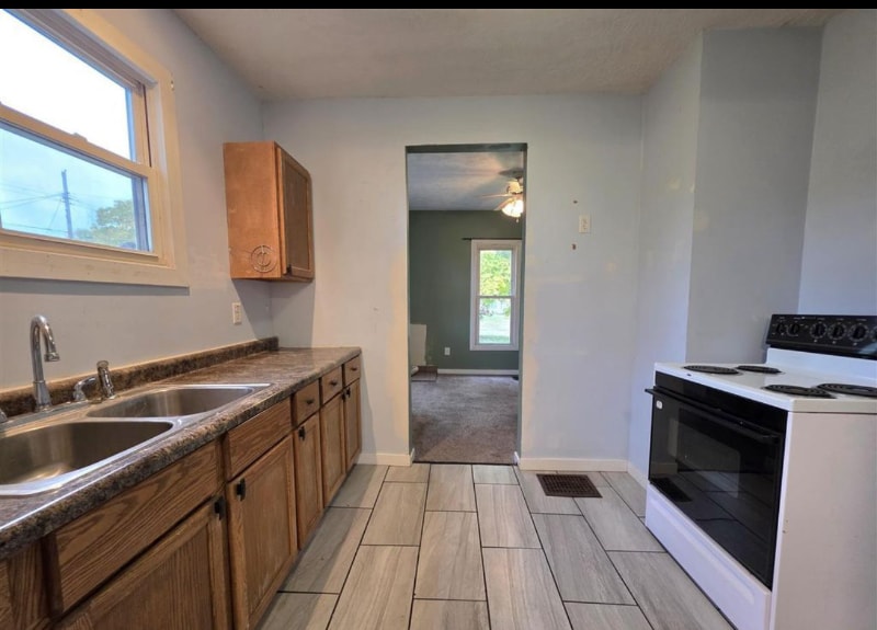 Building Photo - 2026 Ash St