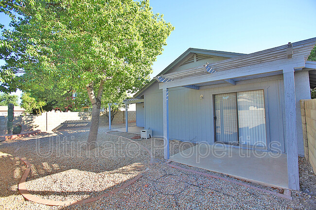 Building Photo - 1512 W Jacinto Ave