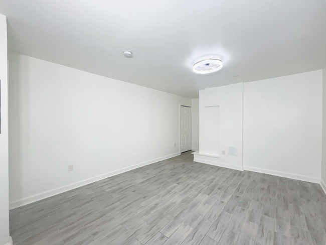Building Photo - 8310 Flower Ave