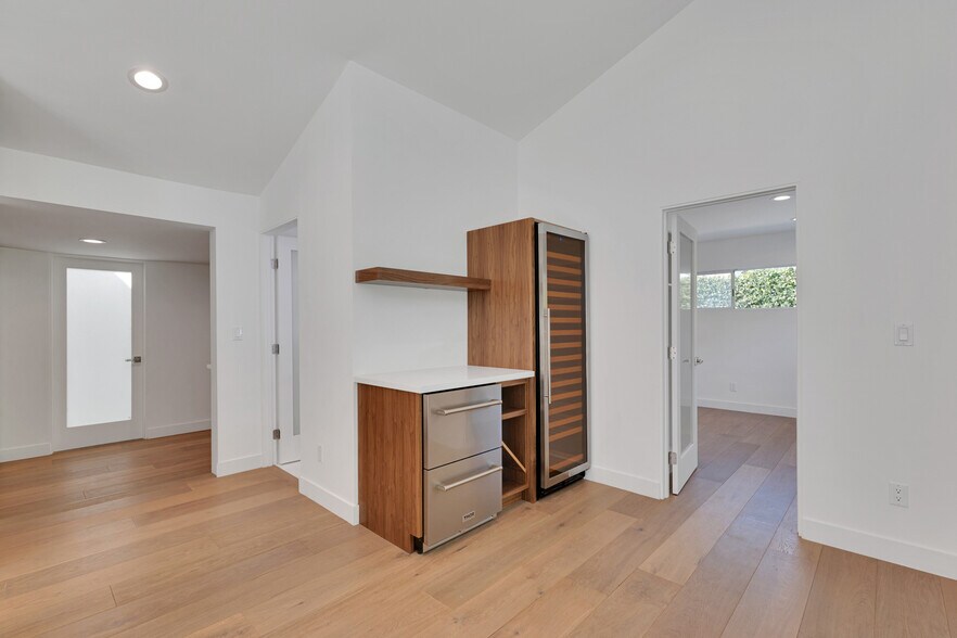 Wine refrigerator - 6234 Paseo Canyon Dr