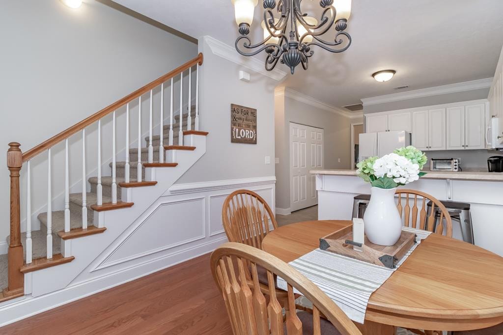 Dining, laundry is behind the pocket doors - 434 Bowen Fls