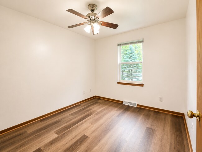 Building Photo - 625 Ellis Ave