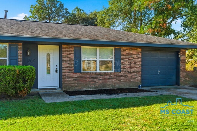 Building Photo - 609 Temple Dr