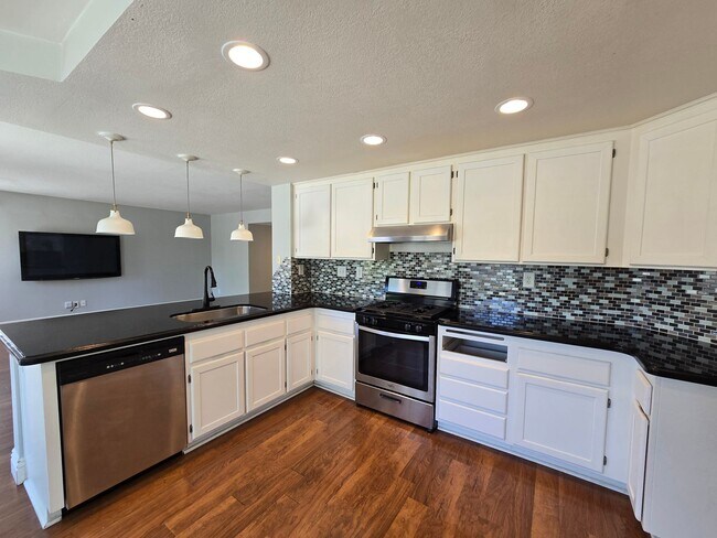 Building Photo - 2765 W Pondera St