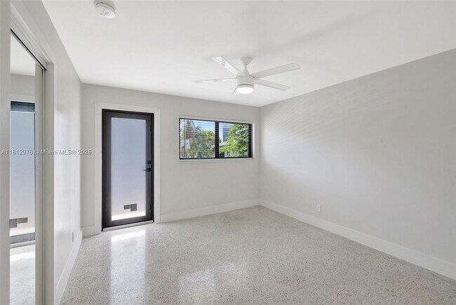 Building Photo - 2190 NE 51st Ct