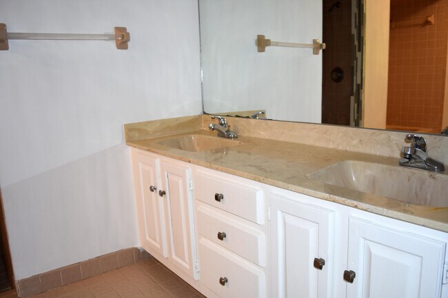 Building Photo - 13492 Exotica Ln