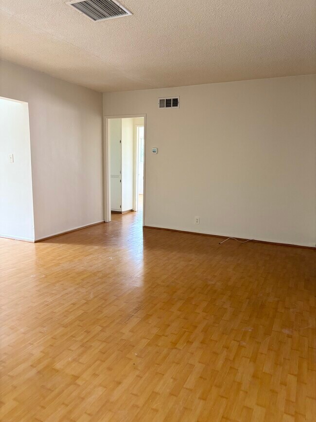 Building Photo - 6825 Whitley Ter