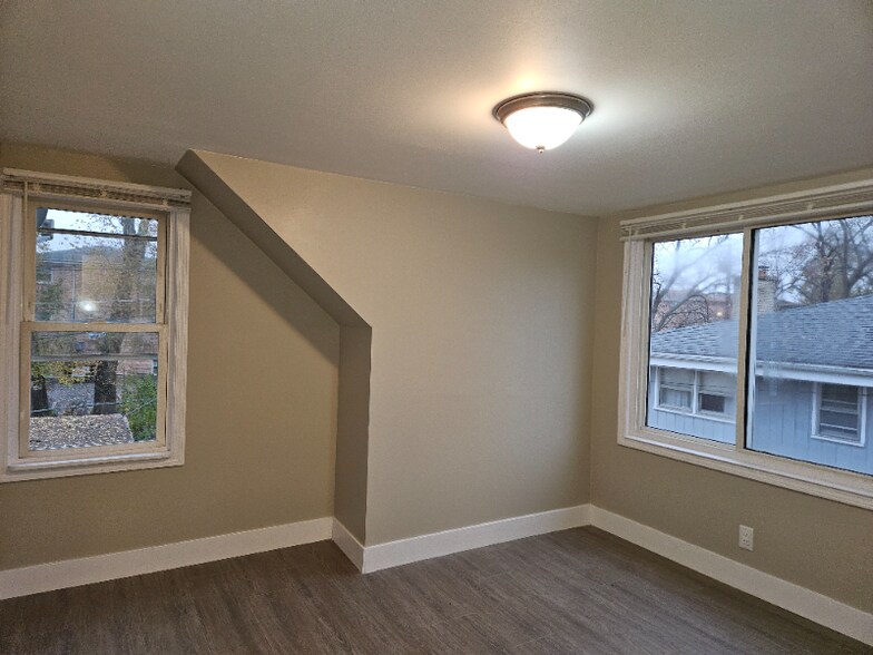 Building Photo - 8715 Ridge St