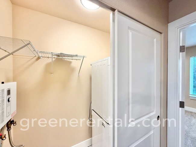 Building Photo - Modern 1-Bedroom Home with Yard, Deck & Ca...