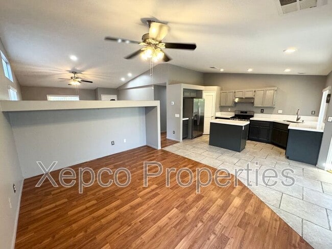 Building Photo - 82143 Pinyon Ave