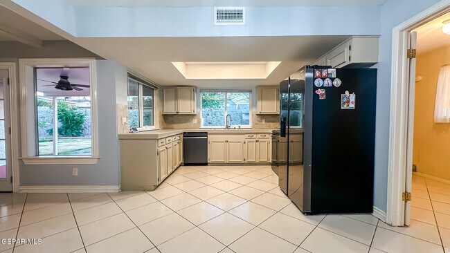 Building Photo - 6916 Polvadera Dr