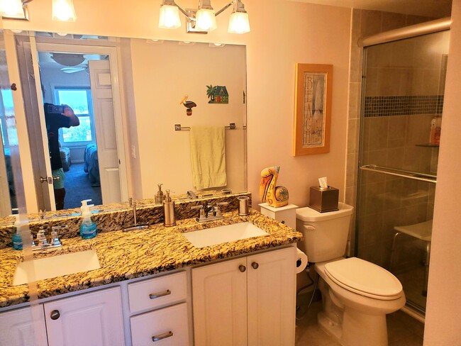 master bath - 4900 Brittany Dr S