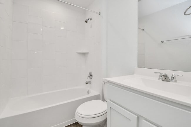 Building Photo - 1123 Briscoe Ct