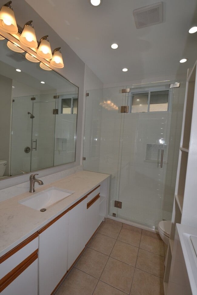 Building Photo - 7602 Blessing Ave