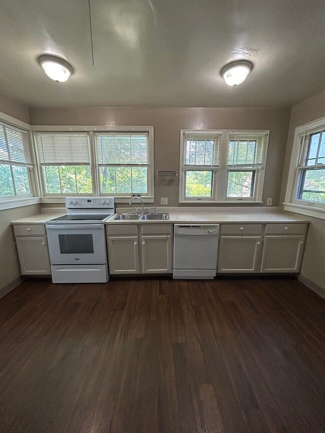 Building Photo - COMING SOON! 2 Bed 1 Bath Home! $13575.00