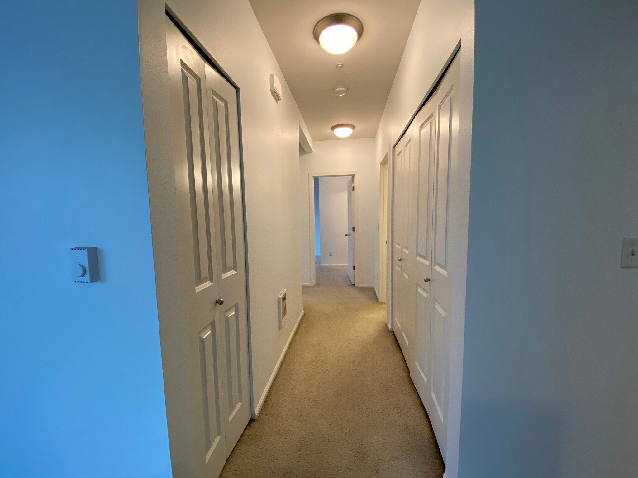 Building Photo - 15720 Manor Way