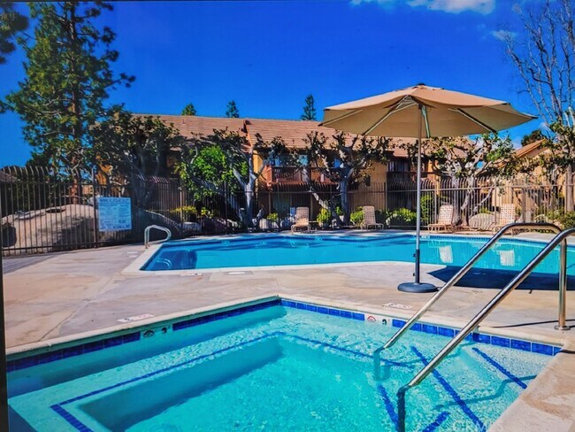 Building Photo - 129 Tangelo