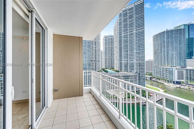 Building Photo - 801 Brickell Key Blvd